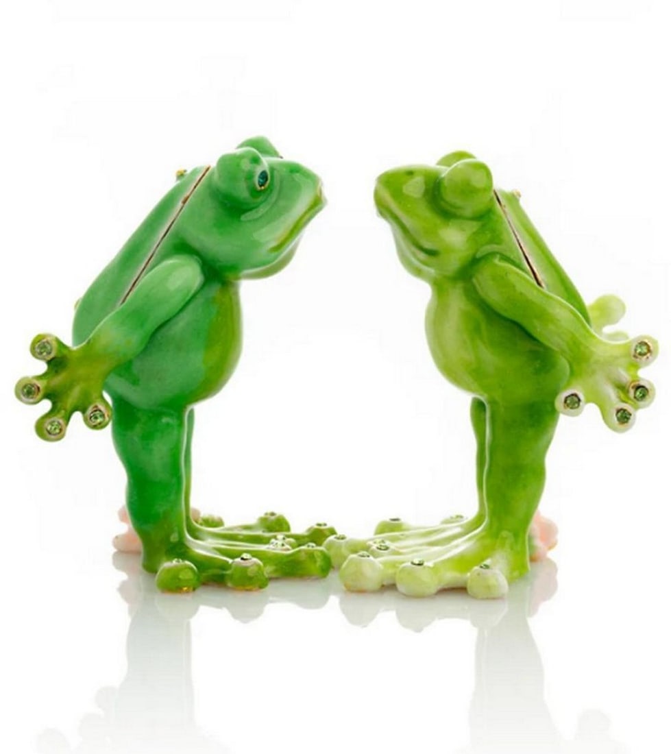 Enchanting Frog Lovers Trinket Box: Enchanting Frog Lovers Trinket Box These frog trinket boxes reflect the art nouveau style, featuring intricate enamel work and handpicked Austrian and Swarovski crystals. Celebrating frogs' cultur