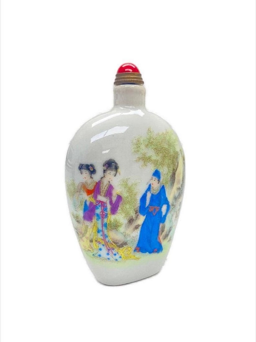 Conversing Chinese Handmade Porcelain Snuff Bottle - 2