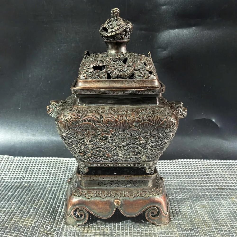 Exquisite Chinese Antique Handmade Rare Pure Copper Three-Body Sea Beast Incense Burner with Lion: Exquisite Chinese Antique Handmade Rare Pure Copper Three-Body Sea Beast Incense Burner with Lion Ears Showcasing the pinnacle of traditional Chinese craftsmanship, this rare incense burner is meticu