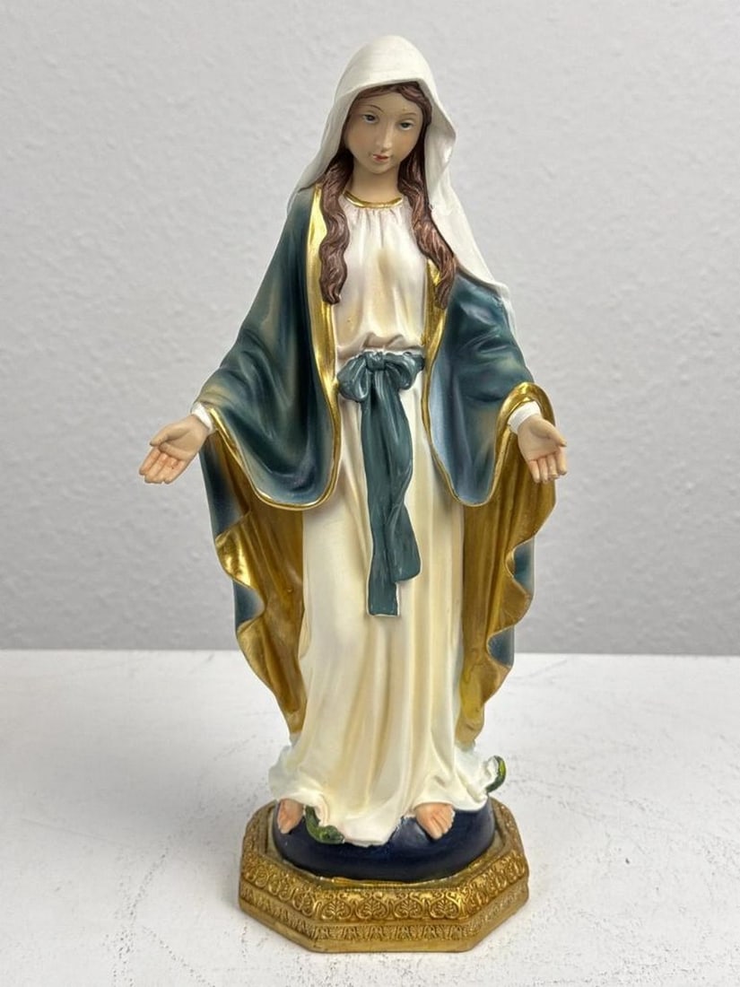 Virgin Mary – Our Lady of Grace Religious Statue: Virgin Mary – Our Lady of Grace Religious Statue Bring serenity and spiritual elegance to your home or garden with this Virgin Mary – Our Lady of Grace Statue, inspired by the iconic 19th-century