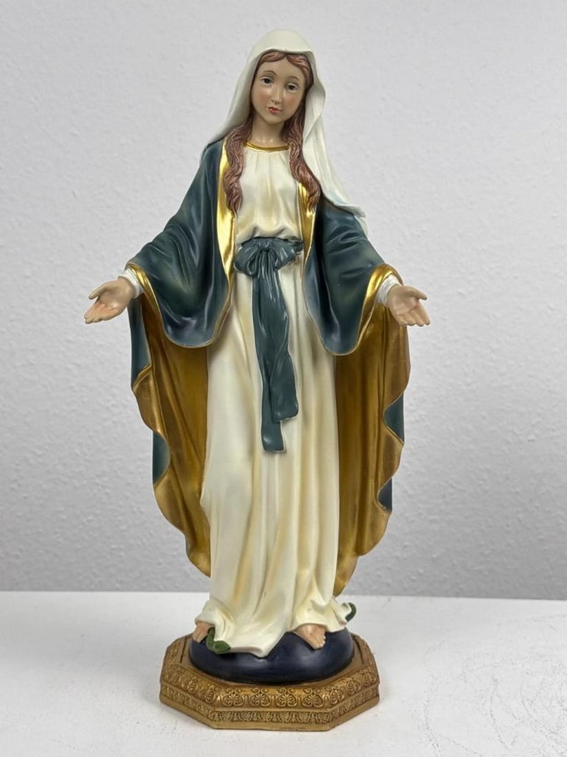 Inspired Statue of Our Lady of Grace (Virgin Mary): Inspired Statue of Our Lady of Grace (Virgin Mary) Our Virgin Mary Garden Statue is a timeless religious representation inspired by the iconic artwork Our Lady of Lourdes, originally sculpted by Jose