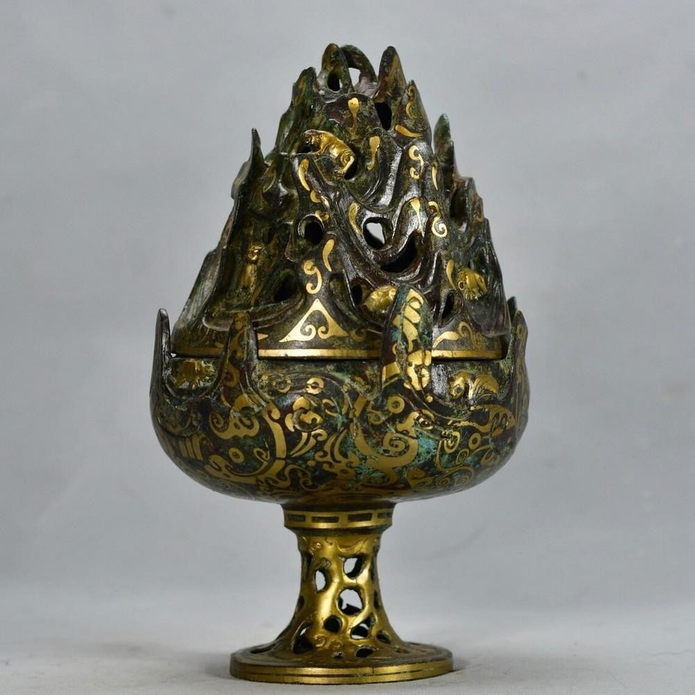 Rare Bronze Boshan Furnace Statue Inlaid with Gold: Rare Bronze Boshan Furnace Statue Inlaid with Gold An extraordinary and rare Chinese antique Boshan furnace statue, expertly handcrafted from fine bronze and delicately inlaid with gold. This exquisi