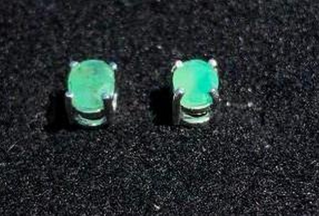 Green Stone Stud Earrings - 5