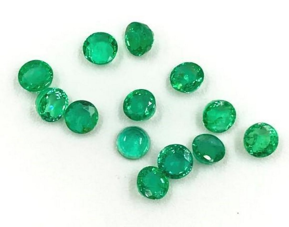 2.21ct Thirteen Faceted Emerald Rounds Gemstones (1 of 1)