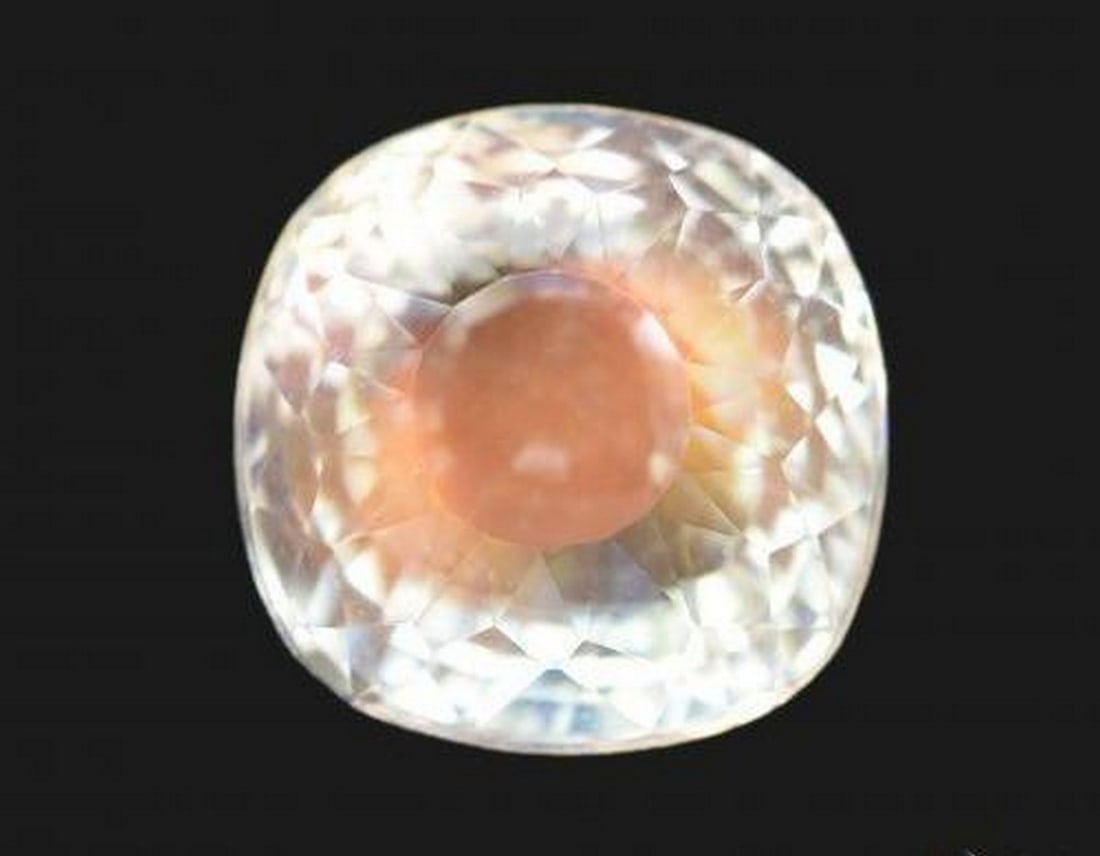 2.00 ct Natural Multicolor White Rainbow Moonstone, Cushion, VVS–VS, United States (1 of 3)