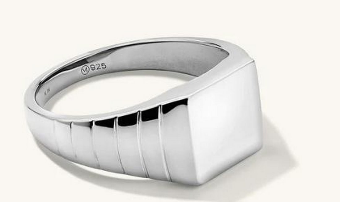 Sterling Silver Block Ring Size 9 (1 of 2)