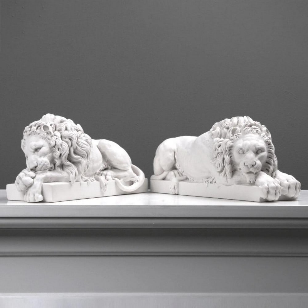 Canova's Guardian Lions: Neoclassical Marvels at Chatsworth House - (11lbs): Canova's Guardian Lions: Neoclassical Marvels at Chatsworth House - (11lbs) Our Canova Lions, a captivating duo, are exquisite replicas of the guardian lions adorning the tomb of Pope Clement