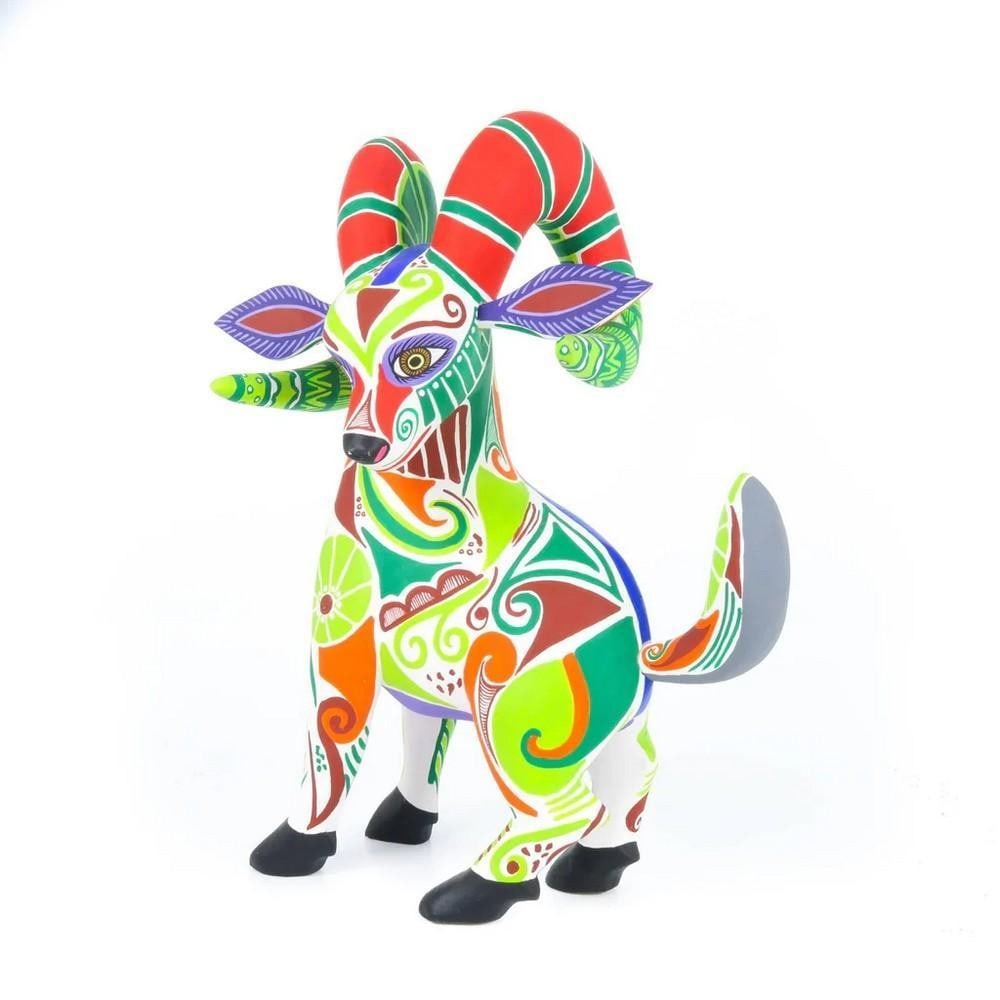 White Bighorn Ram – Oaxacan Alebrije Masterpiece by the Ramirez Family (1 of 5)