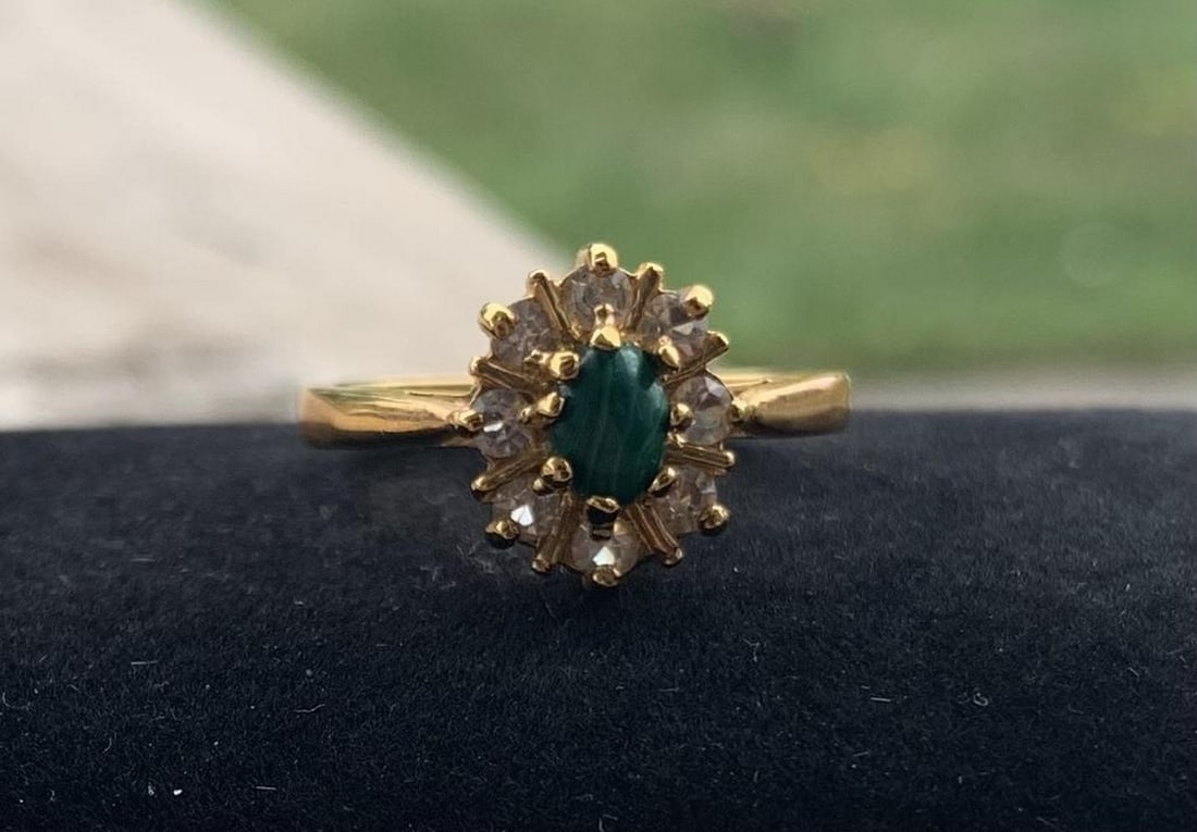 Sophisticated Oval Malachite Ring - 3