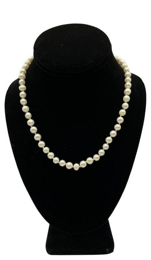 7-8 mm White Freshwater Cultured Pearl 3 Piece Set: 7-8 mm White Freshwater Cultured Pearl 3 Piece Set This 3 piece set includes a necklace, bracelet, and pair of earrings. The necklace and bracelet have a 925 sterling silver rose clasp and the