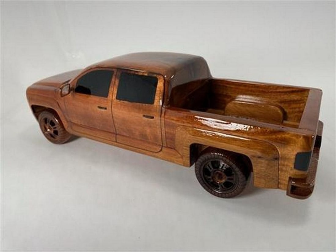 2018 Ford Pickup - 3