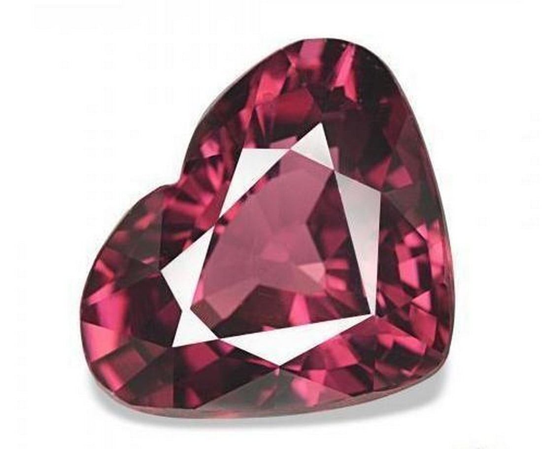 4.42 ct Natural Raspberry Red Rhodolite Garnet, Heart, VS, Mozambique (1 of 1)