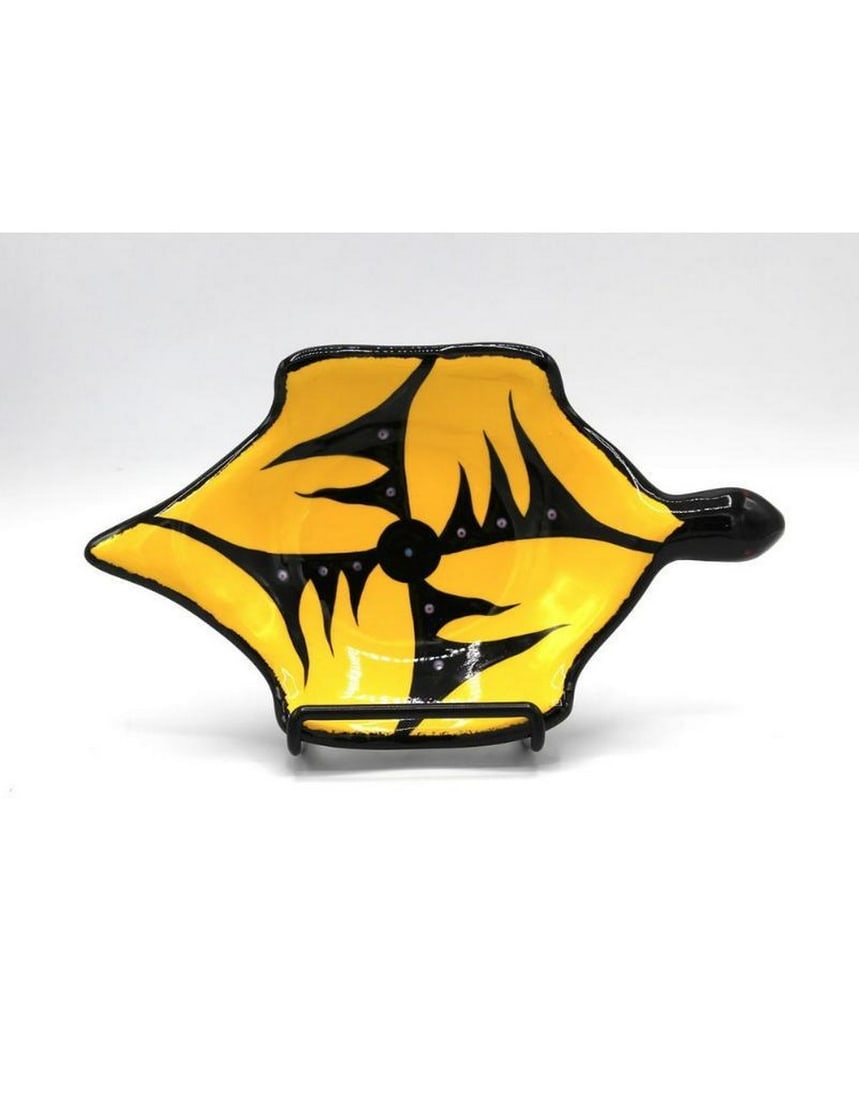 Alberta Clay Yellow Turtle Dish by Veran Pardaehtan: Alberta Clay Yellow Turtle Dish by Veran Pardaehtan The Alberta Clay Yellow Turtle Dish by Veran Pardeahtan is a beautifully crafted piece that honors the sacred turtle, symbolizing Mother Earth,