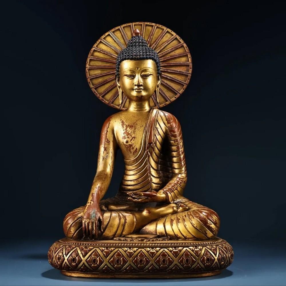 Chinese Antique Handmade Pure Copper Gilded Sakyamuni Buddha Statue: Chinese Antique Handmade Pure Copper Gilded Sakyamuni Buddha Statue This exquisite Chinese antique statue depicts Sakyamuni Buddha, masterfully handmade from pure copper and adorned with intricate hi