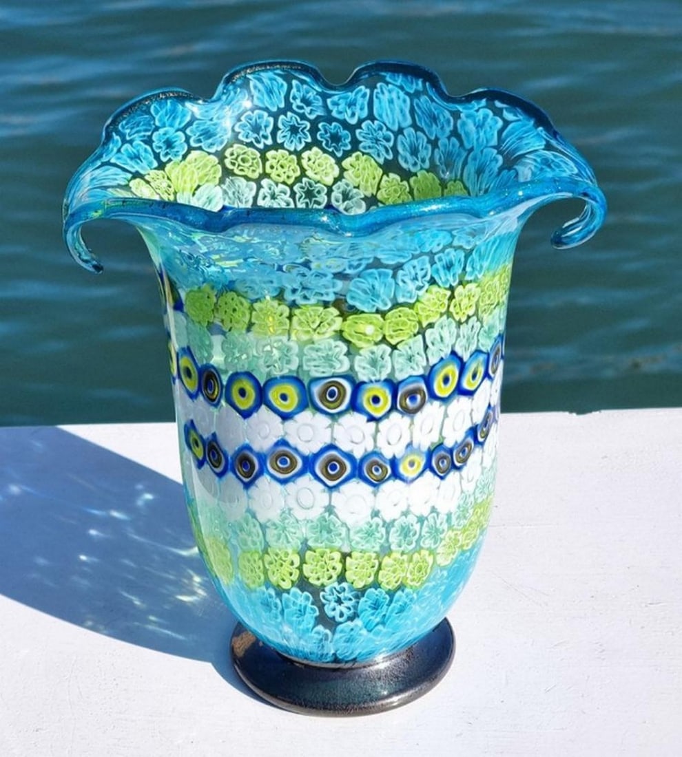Murrine Mix Vase Sochet – Murano Glass: Murrine Mix Vase Sochet – Murano Glass Handmade in Murano, this vase is created using the traditional glassblowing technique and decorated with murrine (millefiori canes). Worked on a punch, hand b
