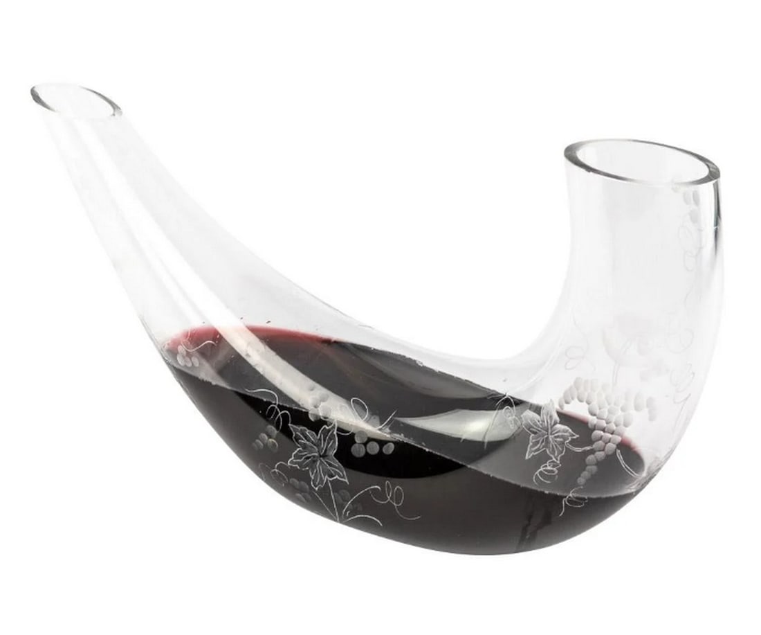 Refined Valpolicella Murano Glass Decanter: Refined Valpolicella Murano Glass Decanter Crafted in collaboration with Tuscan masters, this elegant and luxurious decanter is designed to serve both red and white wines with sophistication and style