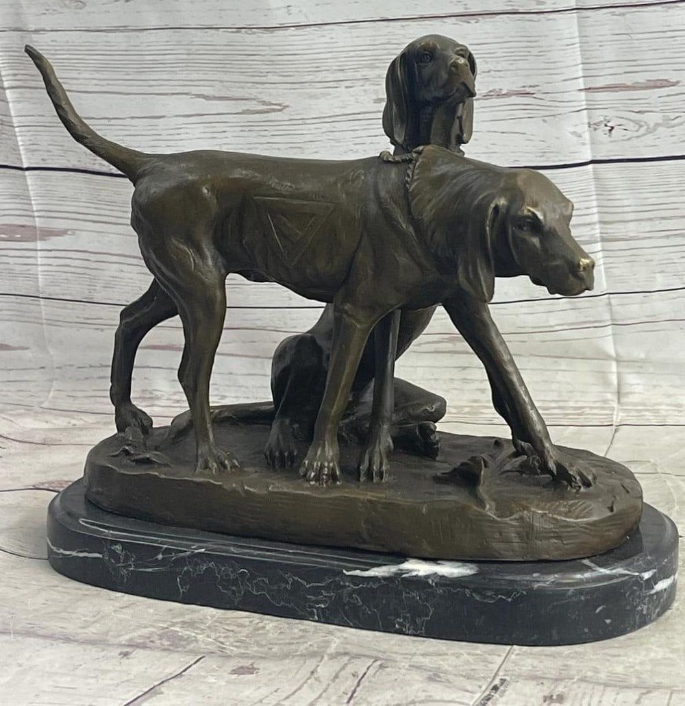 A. Cain Hunting Dogs Bronze Sculpture On Marble Base - 11" x 14": A. Cain Hunting Dogs Bronze Sculpture On Marble Base - 11" x 14" Introducing a magnificent masterpiece for hunting enthusiasts and art connoisseurs alike: the Splendid Pair of Hunting Dogs Br