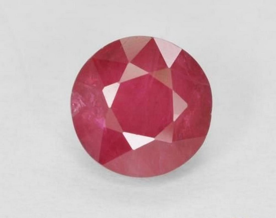 0.92 ct Natural Deep Crimson Ruby, Round Facet, VS-SI, Myanmar (1 of 3)