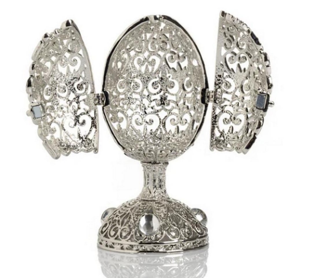 Ferris Wheel Treasure Egg Trinket Box: Ferris Wheel Treasure Egg Trinket Box This handmade enamel-painted trinket box is beautifully plated with 24K gold and adorned with handpicked Austrian crystals, each carefully and artistically placed