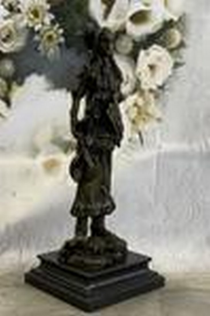 Fierce Native American Indian Woman Original Signed B.Wood Bronze Statue: Fierce Native American Indian Woman Original Signed B.Wood Bronze Statue A fierce Native American women prepares to hunt. She stands tall with bravery, silent confidence and stunning beauty on a gras