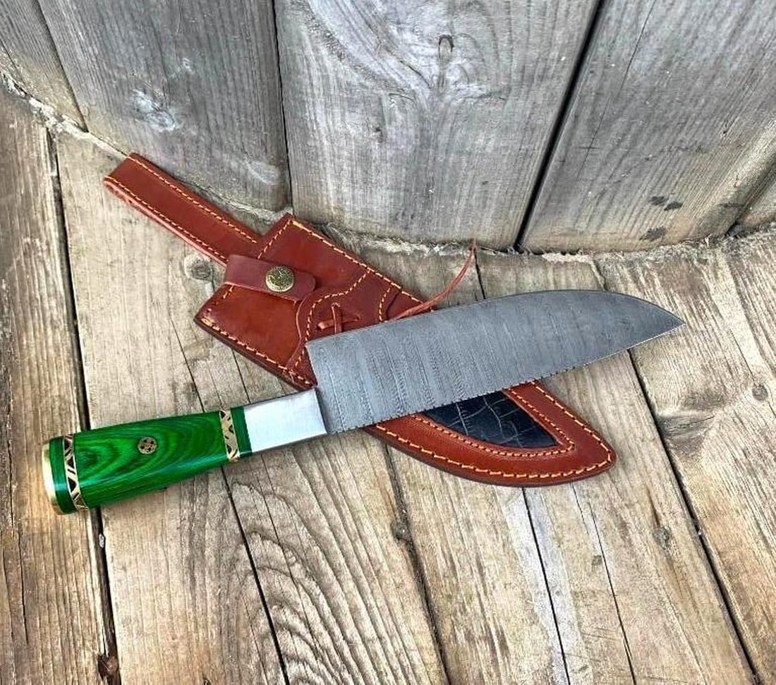 The Master Chef's Damascus Chef Knife: The Master Chef's Damascus Chef Knife. Damascus Steel Blade with 256 Layers on it. HARDNESS 56-60 H R C VERY HIGH QUALITY GENUINE LEATHER SHEATH View Photos For Further Details.