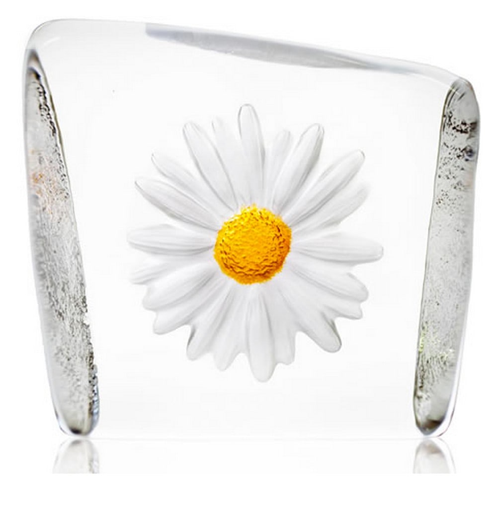 Crystal Daisy Figurine: Crystal Daisy Figurine Experience the sparkling elegance of the fine Crystal Daisy Figurine. Using time honored techniques and the finest grade of art glass, each piece is hand blown into a single mo