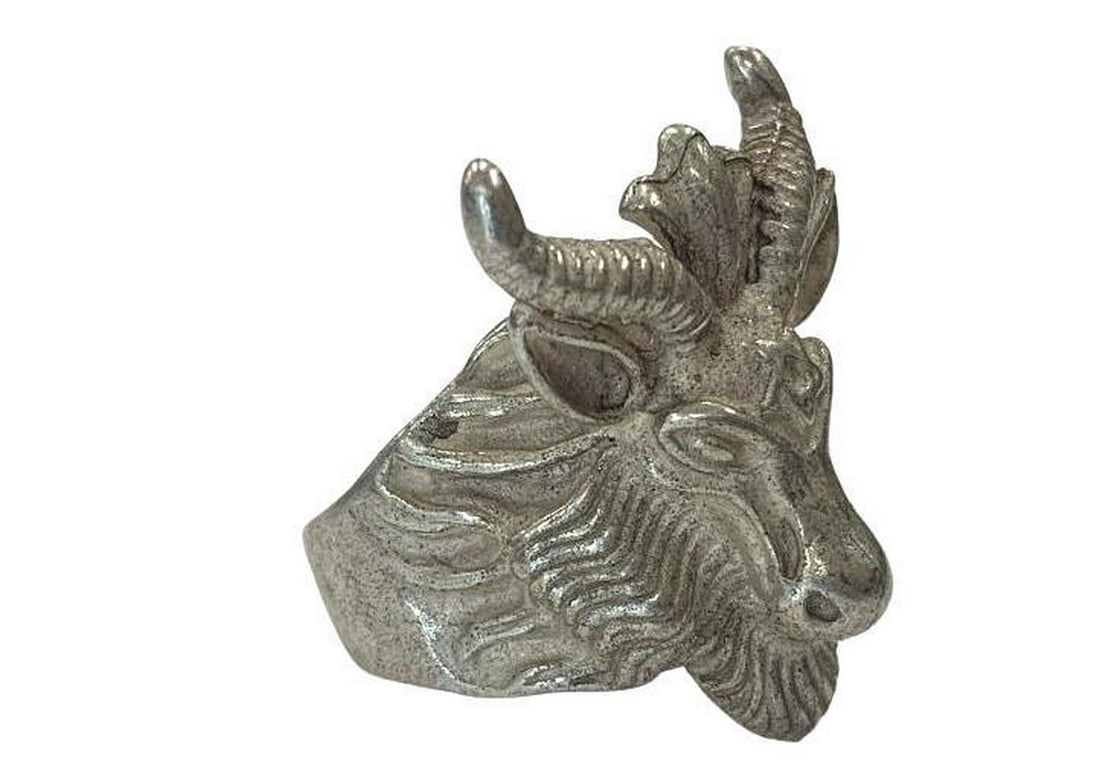 Silver Zodiac Sheep Ring Size 10: Silver Zodiac Sheep Ring Size 10 The Sheep In Chinese Culture Is Said To Bring Peace & Prosperity. This Ring Can Represent Individuals Who Are Shy & Reserved But Also Able To Stand Up For