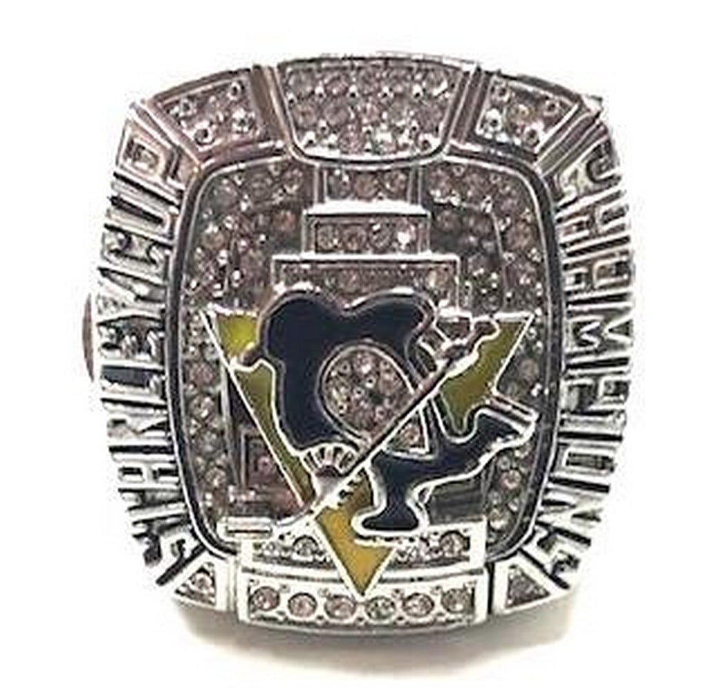 2009 Pittsburgh Penguins Stanley Cup Championship Inspired Ring: 2009 Pittsburgh Penguins Stanley Cup Championship Inspired Ring - Sidney Crosby. Well Crafted With Inset Stones And Enameled Pittsburgh Penguins Logo. View Photos For Further Details.