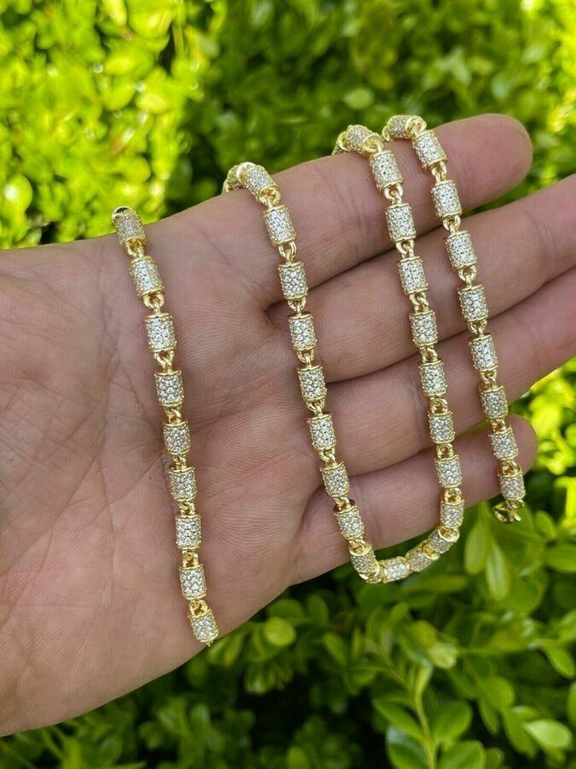22" 14k Gold & 925 Solid Silver Iced Out Barrel Chain 4mm Width: 22" 14k Gold & 925 Solid Silver Iced Out Barrel Chain 4mm Width Mens or Ladies 4mm Wide Gold and Silver Barrel Chain 18+ Ct Of Man Made Diamonds This Is A High Quality Handmade