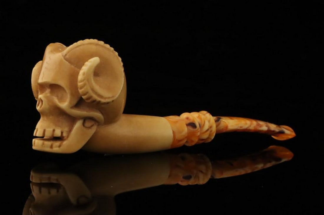 Horned Skull Carved Meerschaum Pipe with Fitted Case (1 of 5)