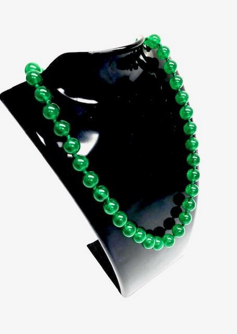 Asian Green Jade Beaded Necklace (1 of 3)