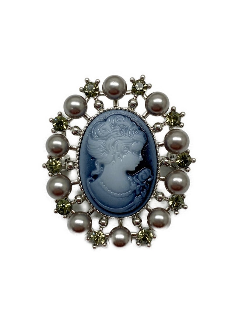 Lovely Green Rhinestone And Black Pearl Ladies Vintage Cameo Brooch: Lovely Green Rhinestone And Black Pearl Ladies Vintage Cameo Brooch View photos for further details.