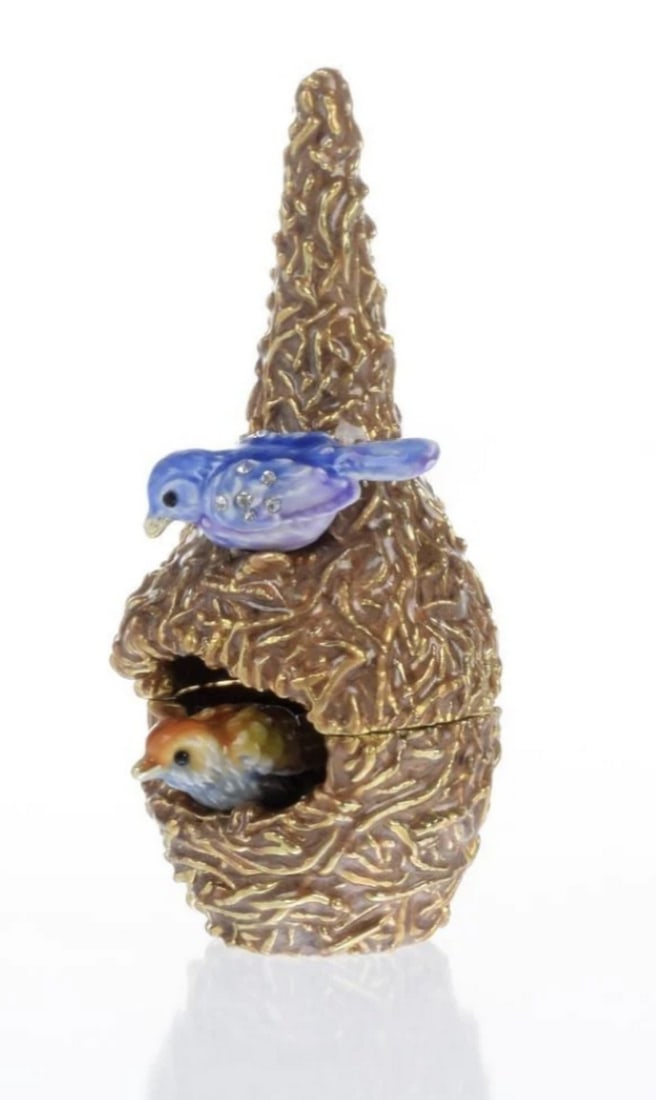 Two Love Birds In A Nest Trinket Box: Two Love Birds In A Nest Trinket Box A splendid Two love Birds in a nest Faberge Styled Trinket Box Handmade Decorated with Swarovski Crystals This piece is a unique one-of-a-kind piece made for art