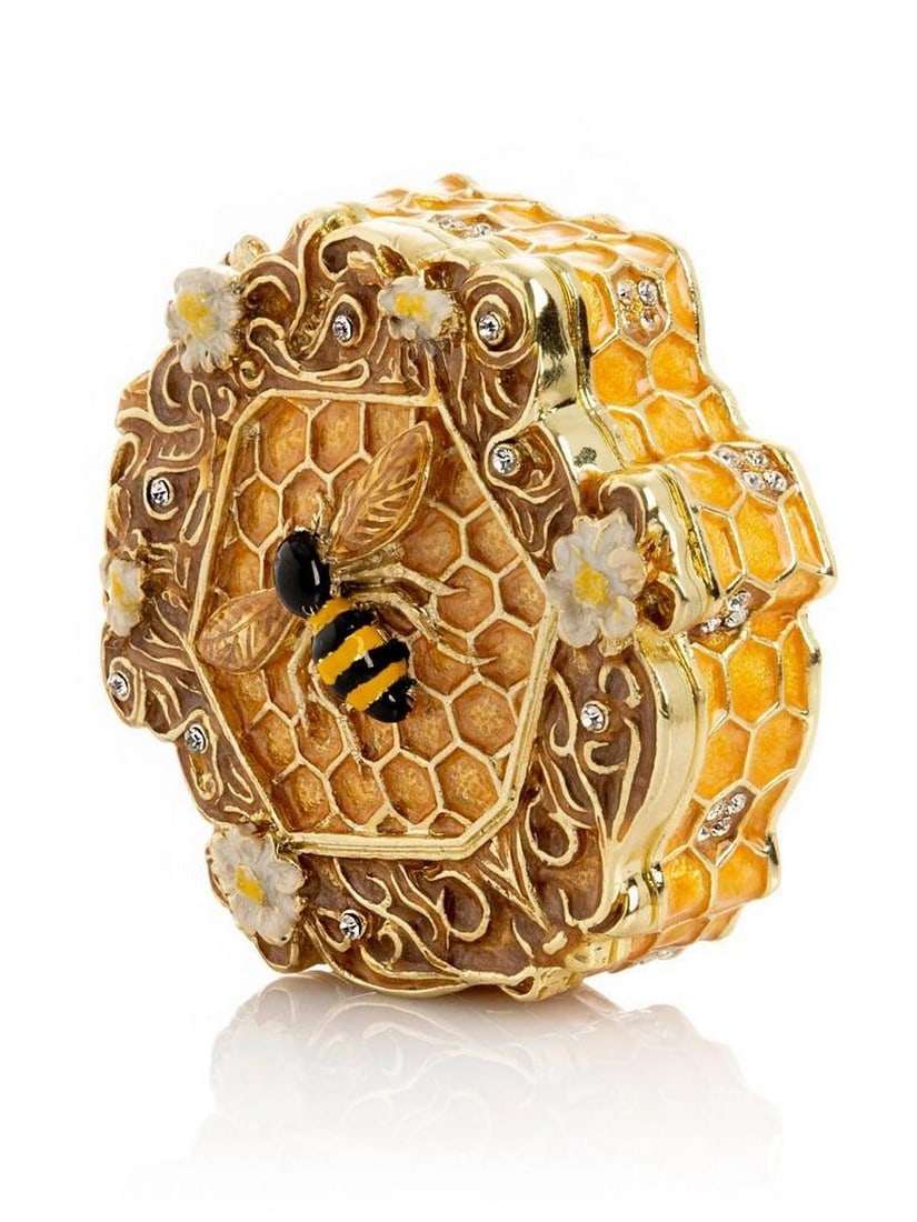 Honeycomb Queen Bee Trinket Box 24K Gold Plated: Honeycomb Queen Bee Trinket Box 24K Gold Plated This enamel-painted trinket box features a honeycomb design with a detailed queen bee and is handcrafted and plated with 24K gold. Austrian crystals are