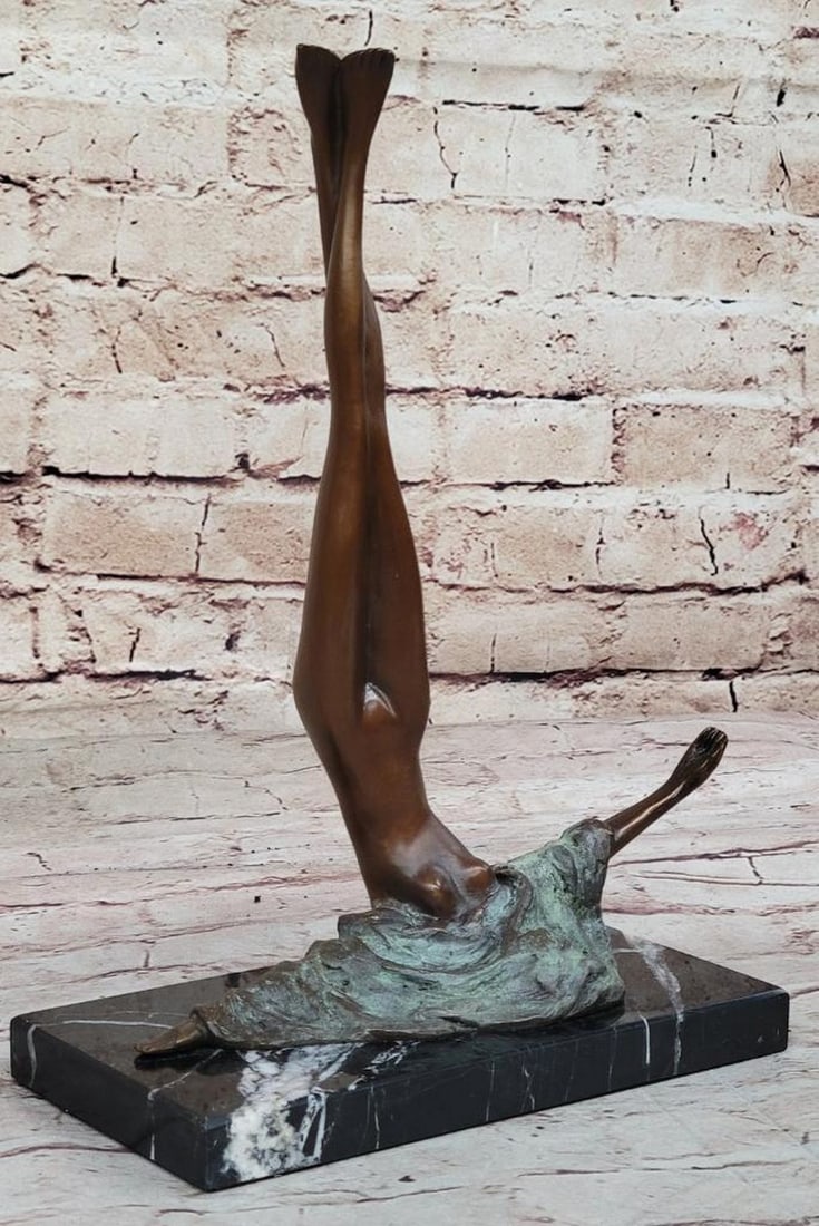 Mario Nick Original Abstract Modern Art Nude Woman Signed Bronze Sculpture - 11" x 7.5": Mario Nick Original Abstract Modern Art Nude Woman Signed Bronze Sculpture - 11" x 7.5" Dive into the creative vision of Mario Nick with this signed original bronze sculpture, a testament to