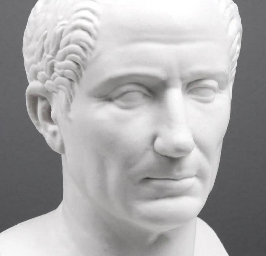 Imperial Command: Julius Caesar Bust Sculpture - 3