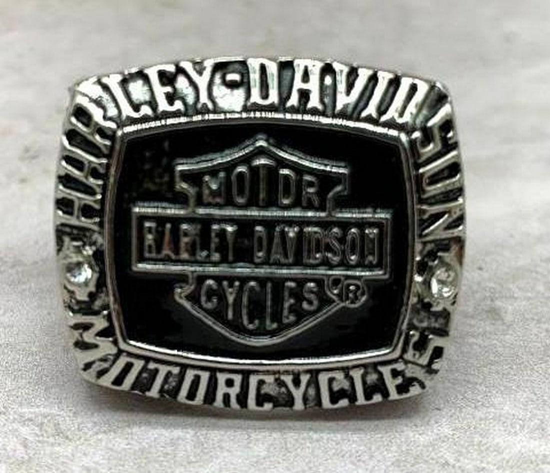 Harley-Davidson Logo Ring: Harley-Davidson Logo Ring Celebrate timeless biker heritage with this bold Harley-Davidson ring, featuring the legendary “Motor Harley-Davidson Cycles” text prominently displayed on the