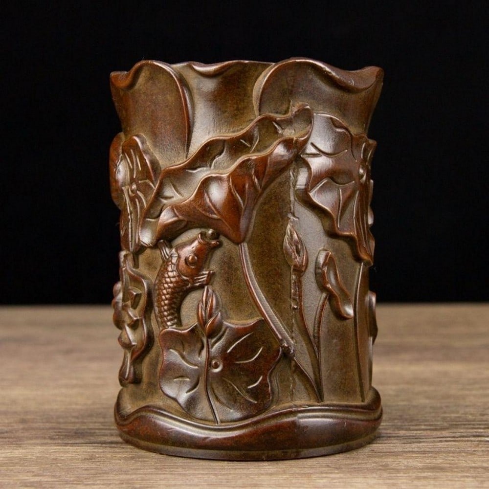 Antique Pure Copper Lotus Flower Pen Holder: Antique Pure Copper Lotus Flower Pen Holder This antique pure copper pen holder is adorned with intricately crafted lotus flowers, symbolizing purity, enlightenment, and resilience in traditional C