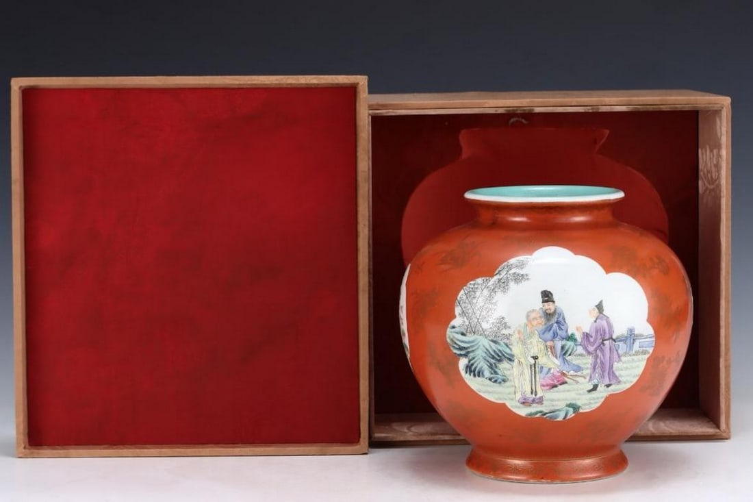 Old Collection Qing Qianlong Famille Rose Window-Opening Character Story Pomegranate Pot (1 of 9)