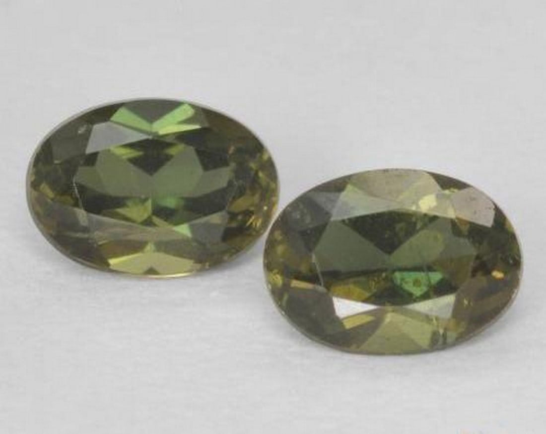 0.50 ctw Natural Brownish Green Kornerupine, Oval Cut, VVS–VS, Sri Lanka (1 of 3)