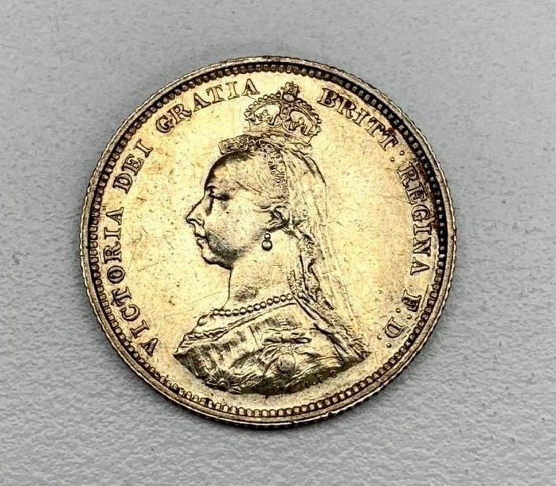 1887 1 Shilling - Victoria 2nd portrait; 1st type: Obverse Smaller crowned bust ('Jubilee Head') of Queen Victoria left, legend around. Lettering: VICTORIA DEI GRATIA BRITT: REGINA F: D: Translation: Victoria by the Grace of God Queen of the B