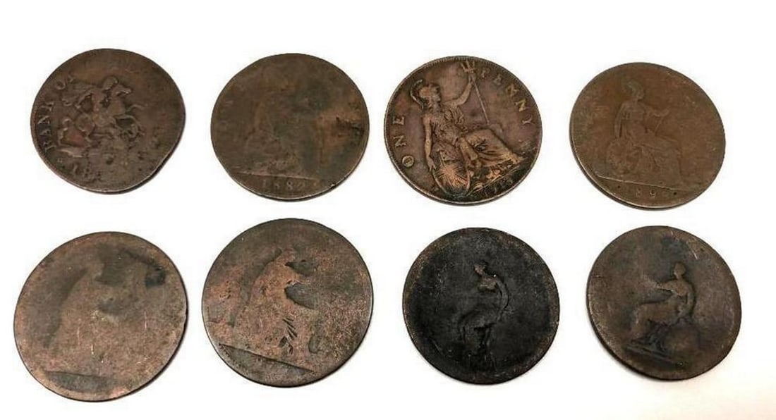 Lot Of 8 United Kingdom Half And One Pennies: Lot Of 8 United Kingdom Half And One Penny Coins. View Photos For Further Details.