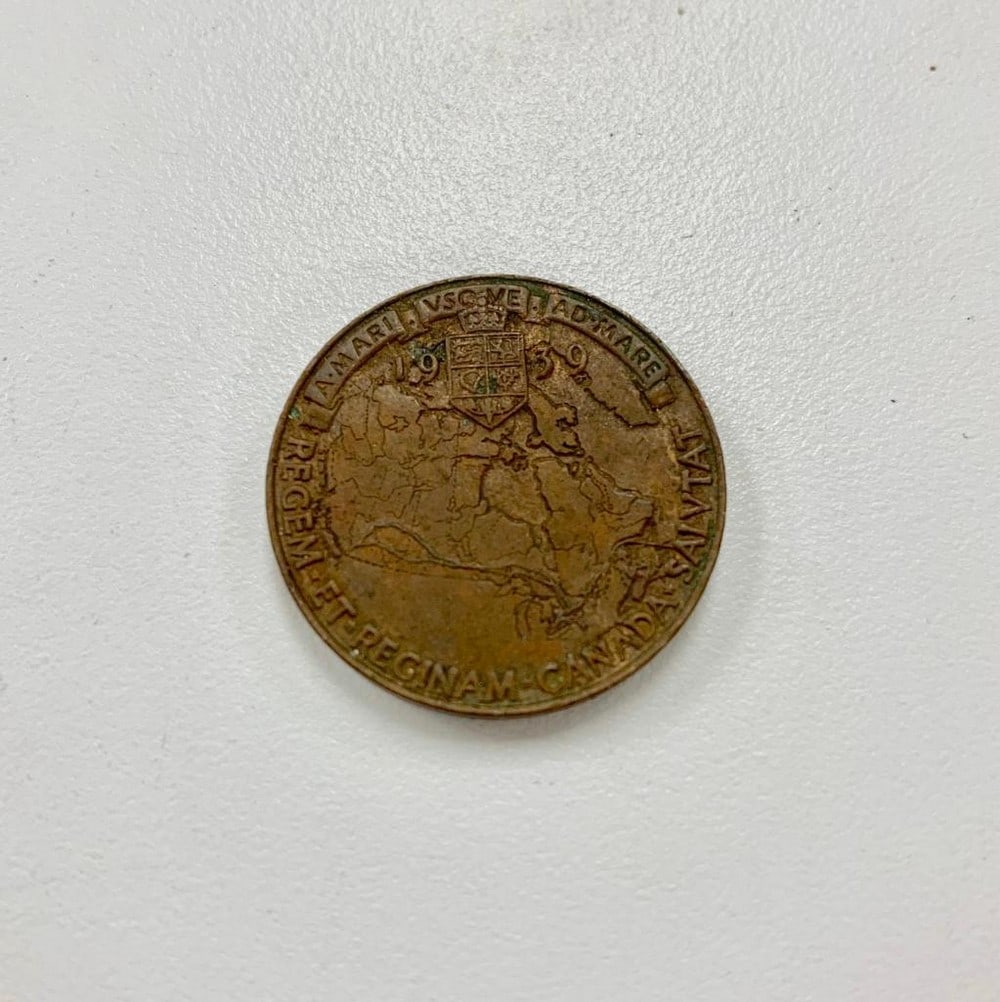 MEDALLION - GEORGE VI ROYAL VISIT: Commemorative issue Royal Visit Obverse Jugate busts of King George VI and Queen Elizabeth the Queen Mother facing left. Engraver: Percy Metcalfe , Thomas Shingles Reverse Map of Canada surrounded by