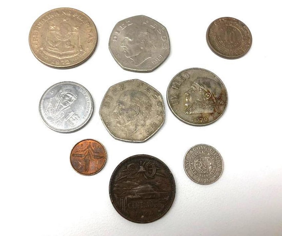 Lot Of 9 Mexican Centavos And Peso Coins: Lot Of 9 Mexican Centavos And Peso Coins.Variety Coins Ranging From 1944-1981. View Photos For Further Details.
