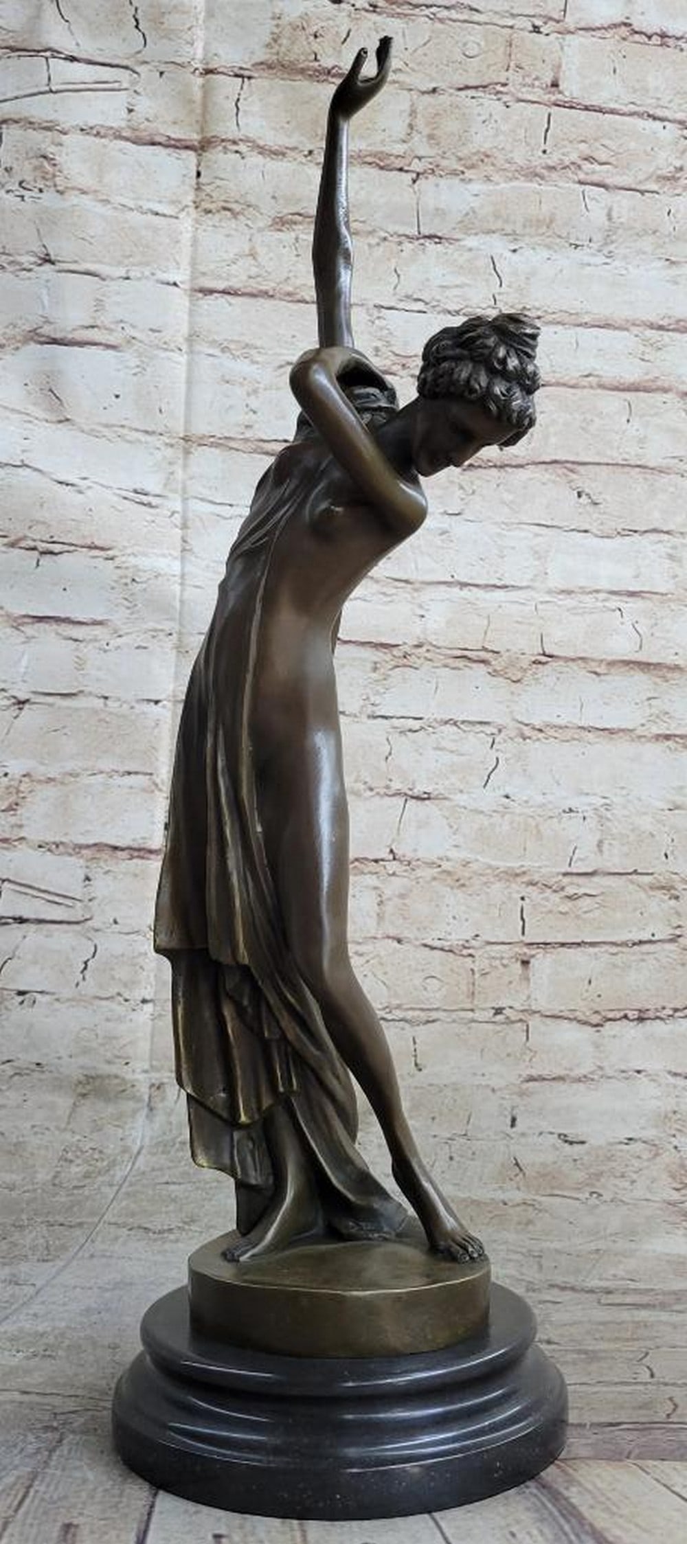 22" Tall Nude Roman Dancer Entertainer Sculpture Figurine On Marble Base - 17lbs: Ease and composure emanate from this Art Nouveau sculpture. It`s a wonderfully designed and executed work of art, from the delicately poised stance of the woman with both arms above her head, to t