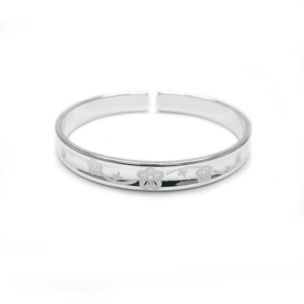 Ladies 925 Sterling Silver Plum Flower Bangle: Ladies 925 Sterling Silver Plum Flower Bangle. View Photos For Further Inspection.