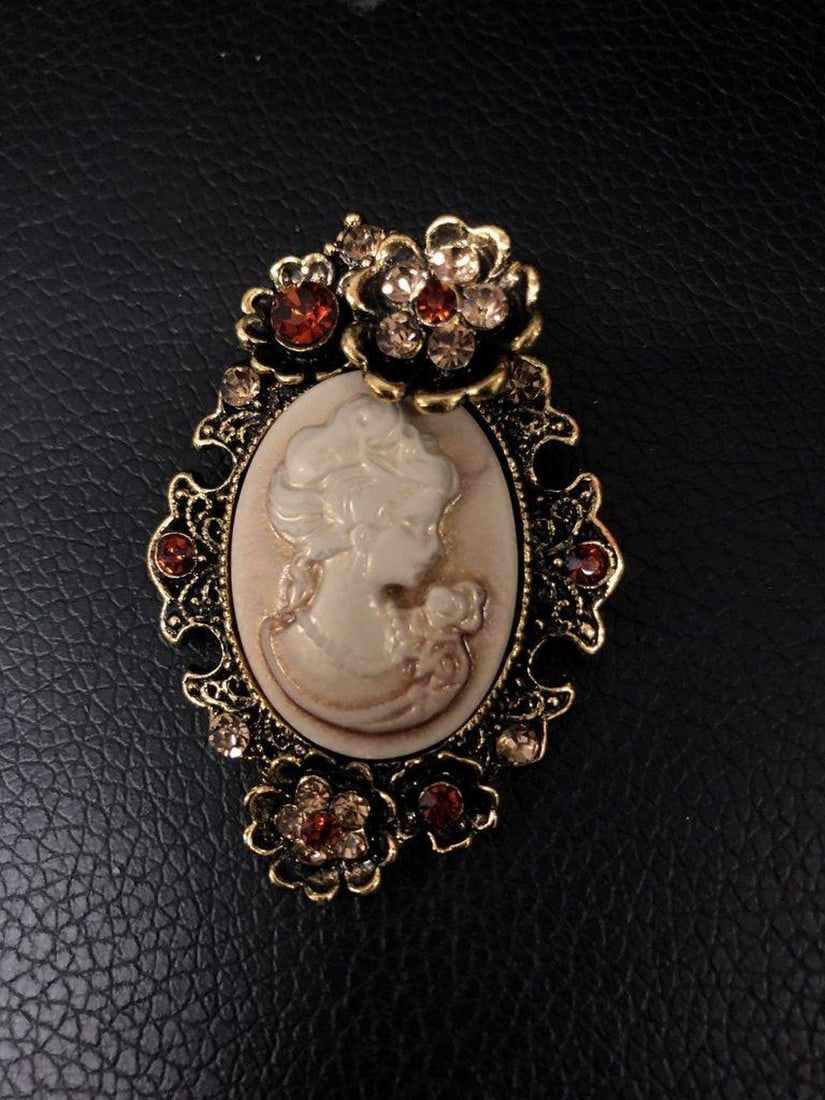 Exquisite Silhouetted Semi Precious Rhinestone Cameo: Exquisite Silhouetted Semi Precious Rhinestone Cameo Broach, View Photos For Further Details.