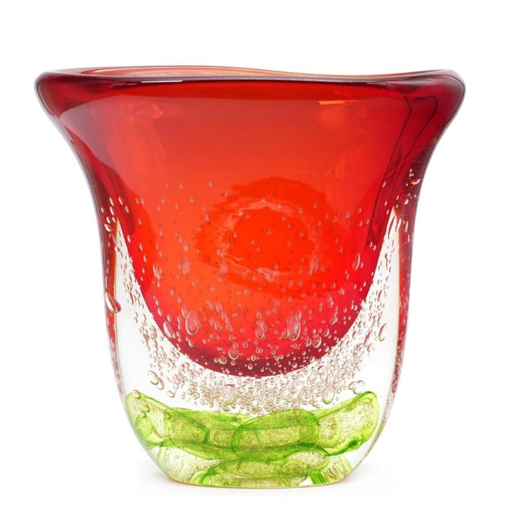 Sommerso Vase – Red & Green – Murano Glass: Sommerso Vase – Red & Green – Murano Glass This Murano glass vase is made using the traditional sommerso glass technique. The vase features layered red and green glass with internal air bubble