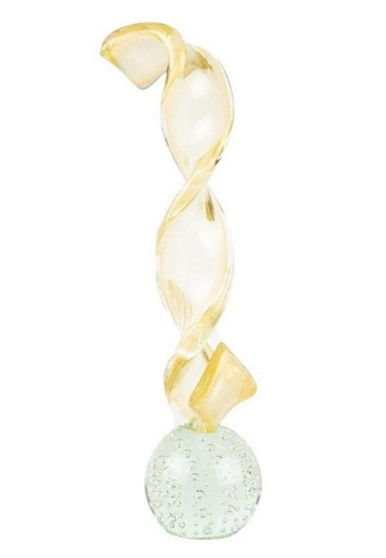 Strip Sculpture – Gold Murano Glass on Crystal Base: Strip Sculpture – Gold Murano Glass on Crystal Base This abstract Murano glass sculpture features a tall, elegant stripe form, crafted freehand and mounted on a clear crystal base. Its modern design