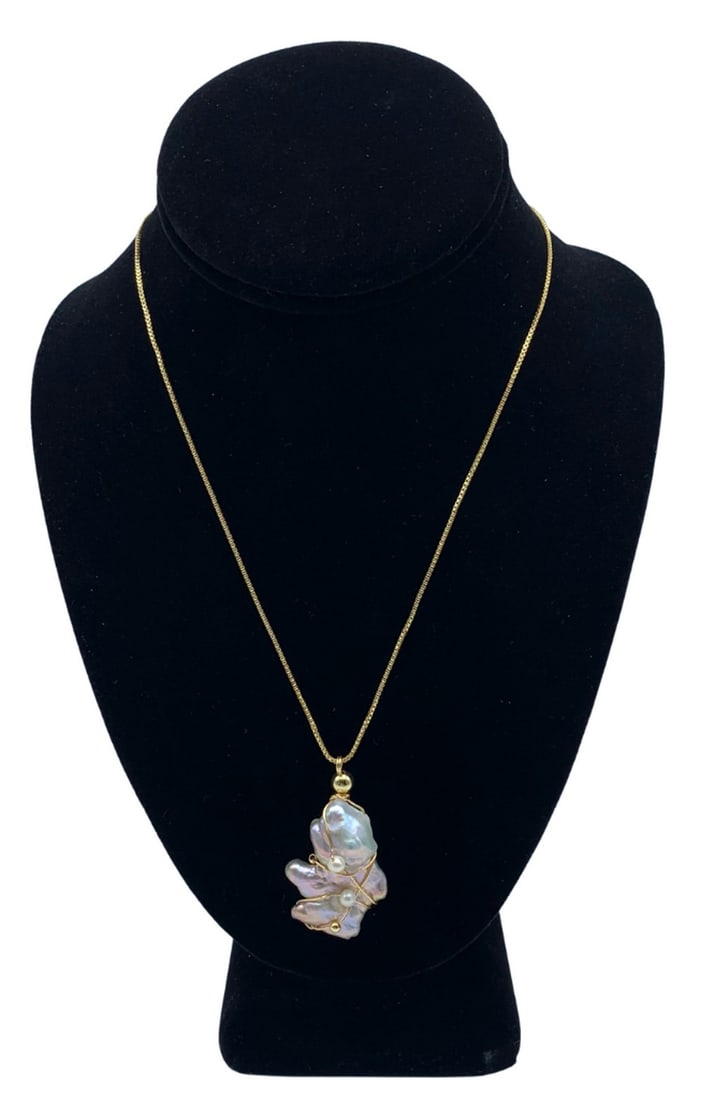 45mm Stunning Pastel Baroque Keshi Pearl Pendant: 45mm Stunning Pastel Baroque Keshi Pearl Pendant Keshi Pearls Are Highly Prized & Very Valuable Because Of Their Remarkable Luster. This Stunning Pendant Is Handmade & Wrapped In A Unique Yel